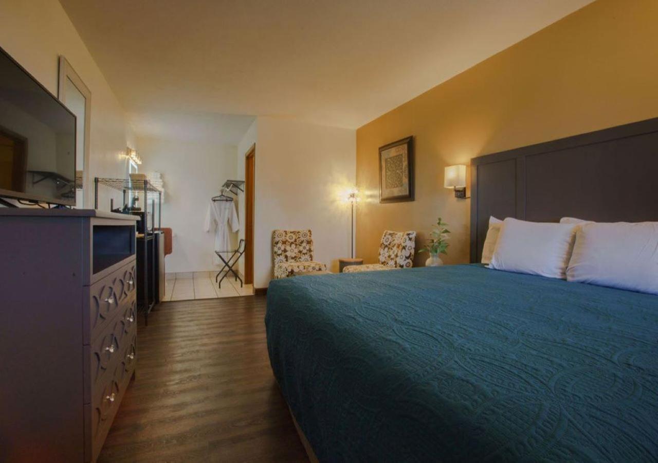 Shady Acre Inn And Suites Брансон-Уэст Экстерьер фото