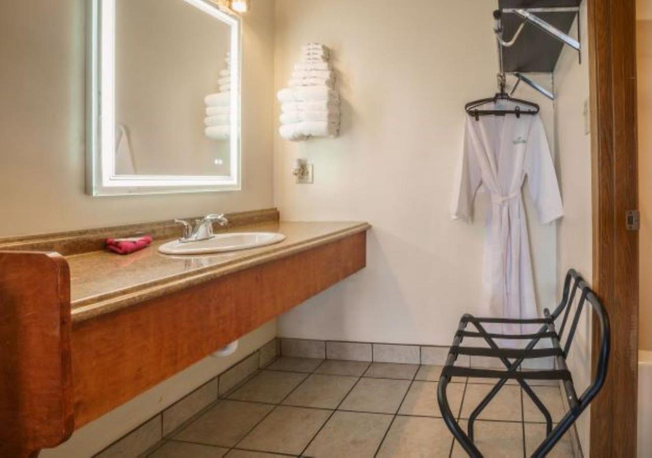 Shady Acre Inn And Suites Брансон-Уэст Экстерьер фото